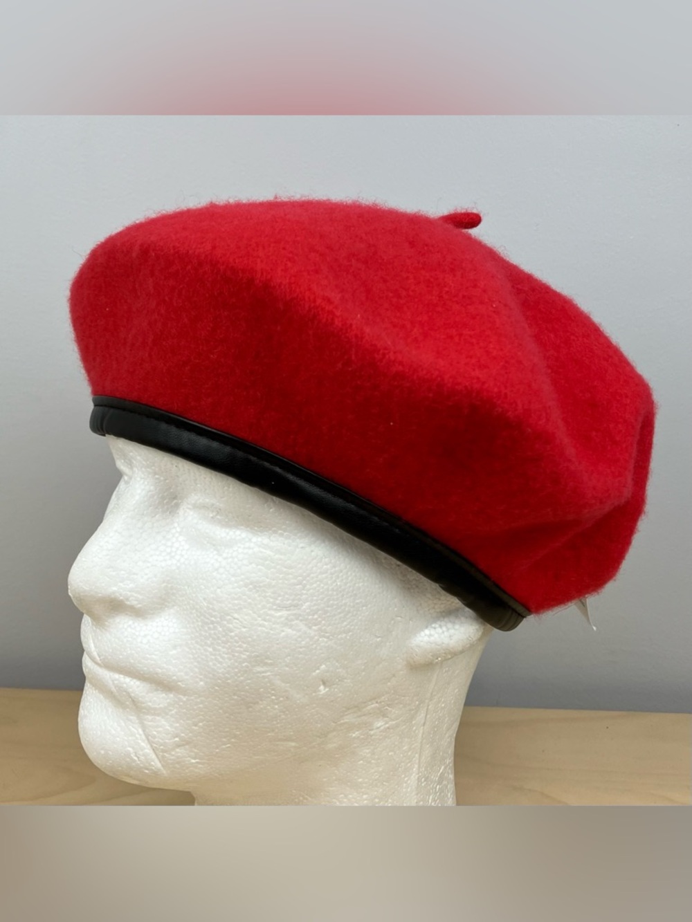 New York & Co. Women’s 100% Wool Beret Hat Red With Black Trim NWT